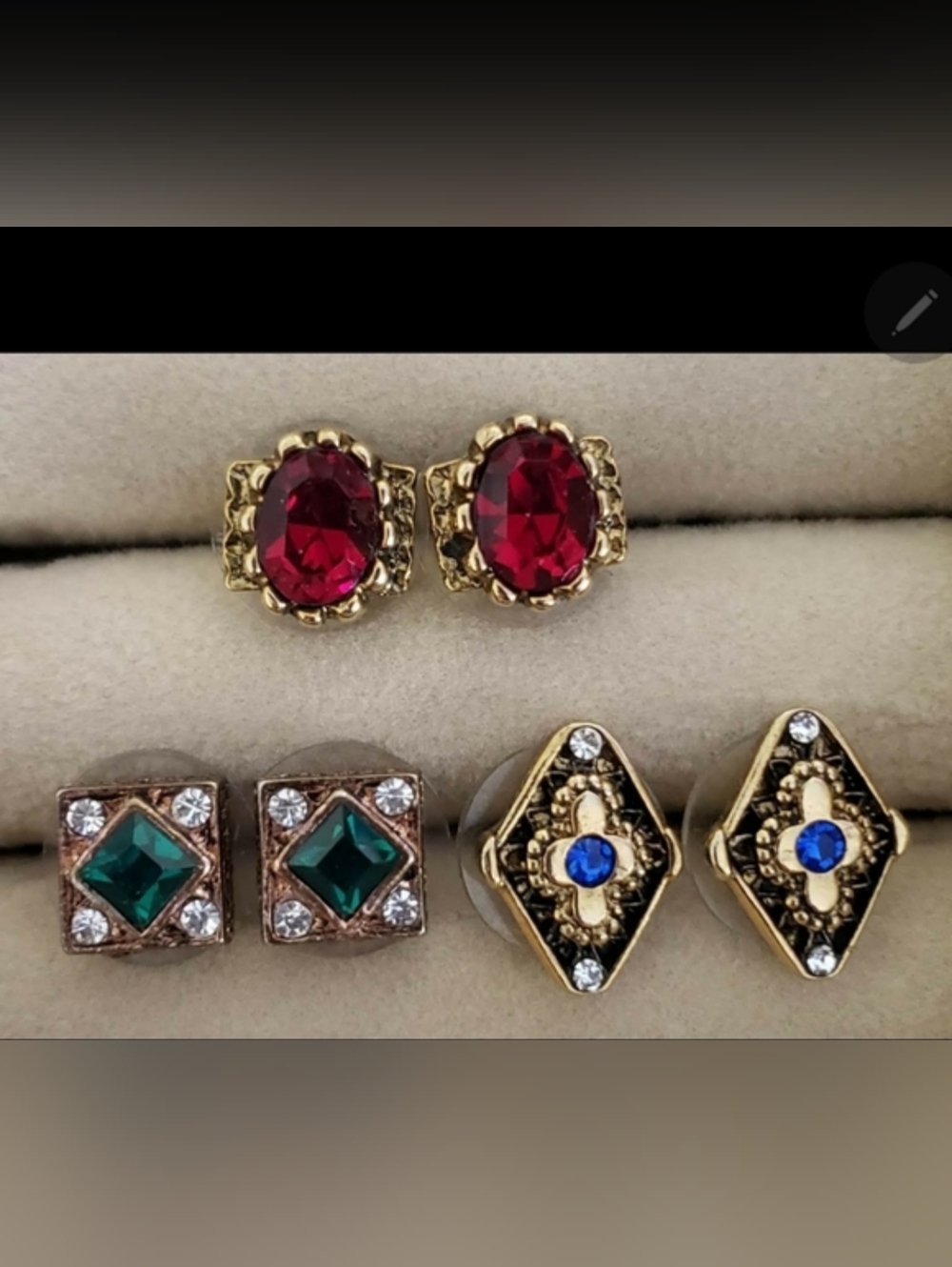 NWOT ANTIQUE STYLE KIKICHIC SPARKLY CRYSTAL STUD EARRINGS SET